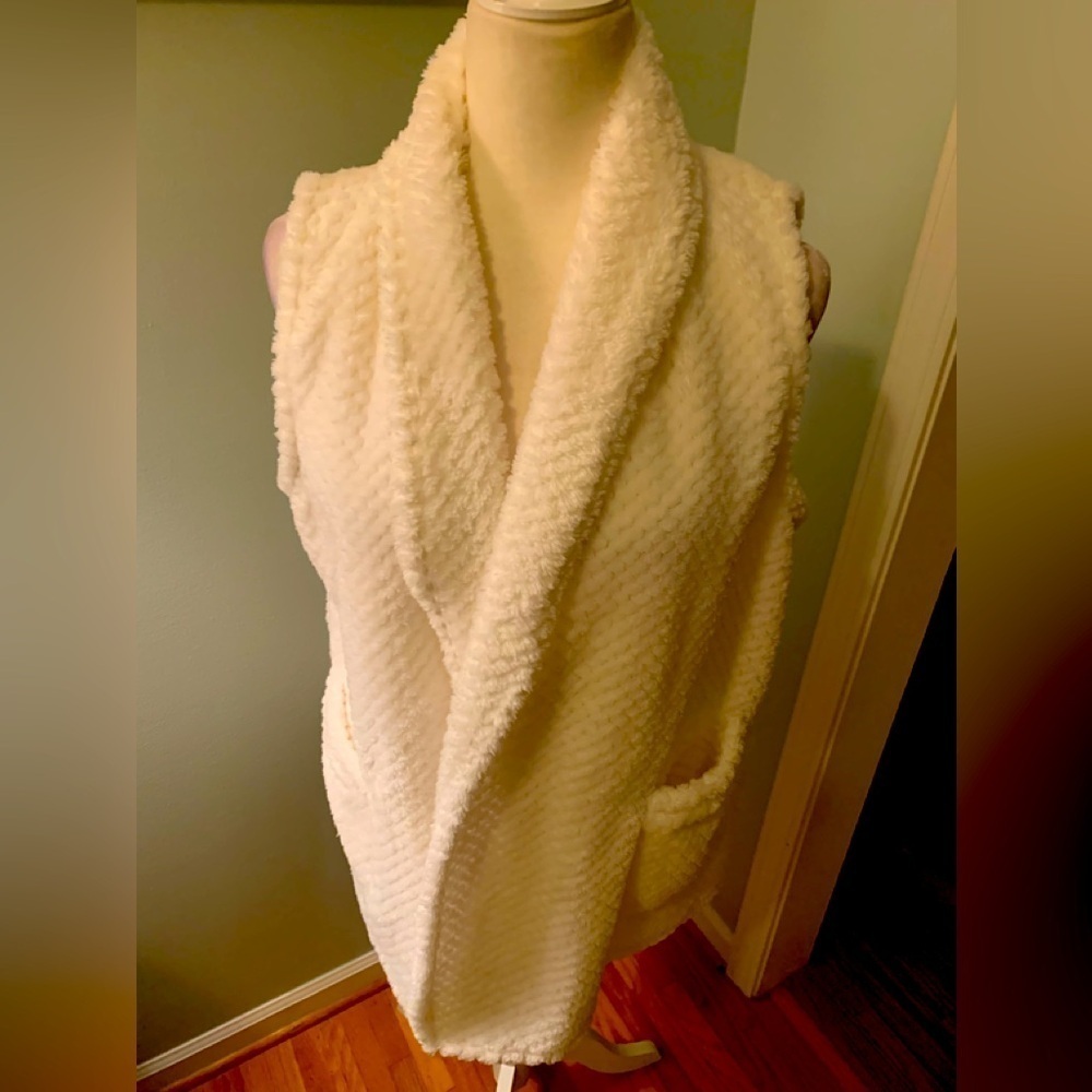 Chico's Cream Textured Vest, size 8/10..